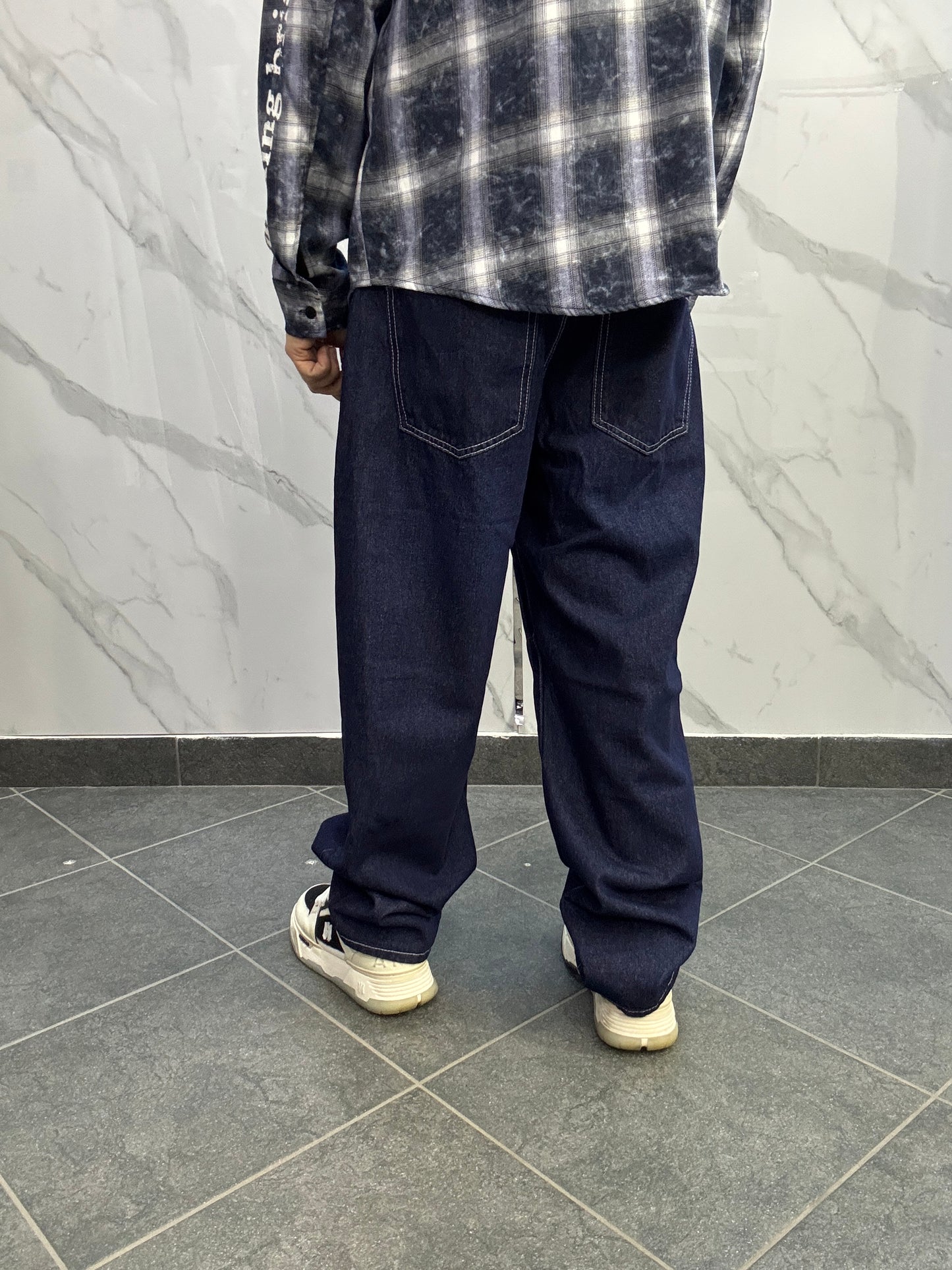 Ballon blu cuciture bianche