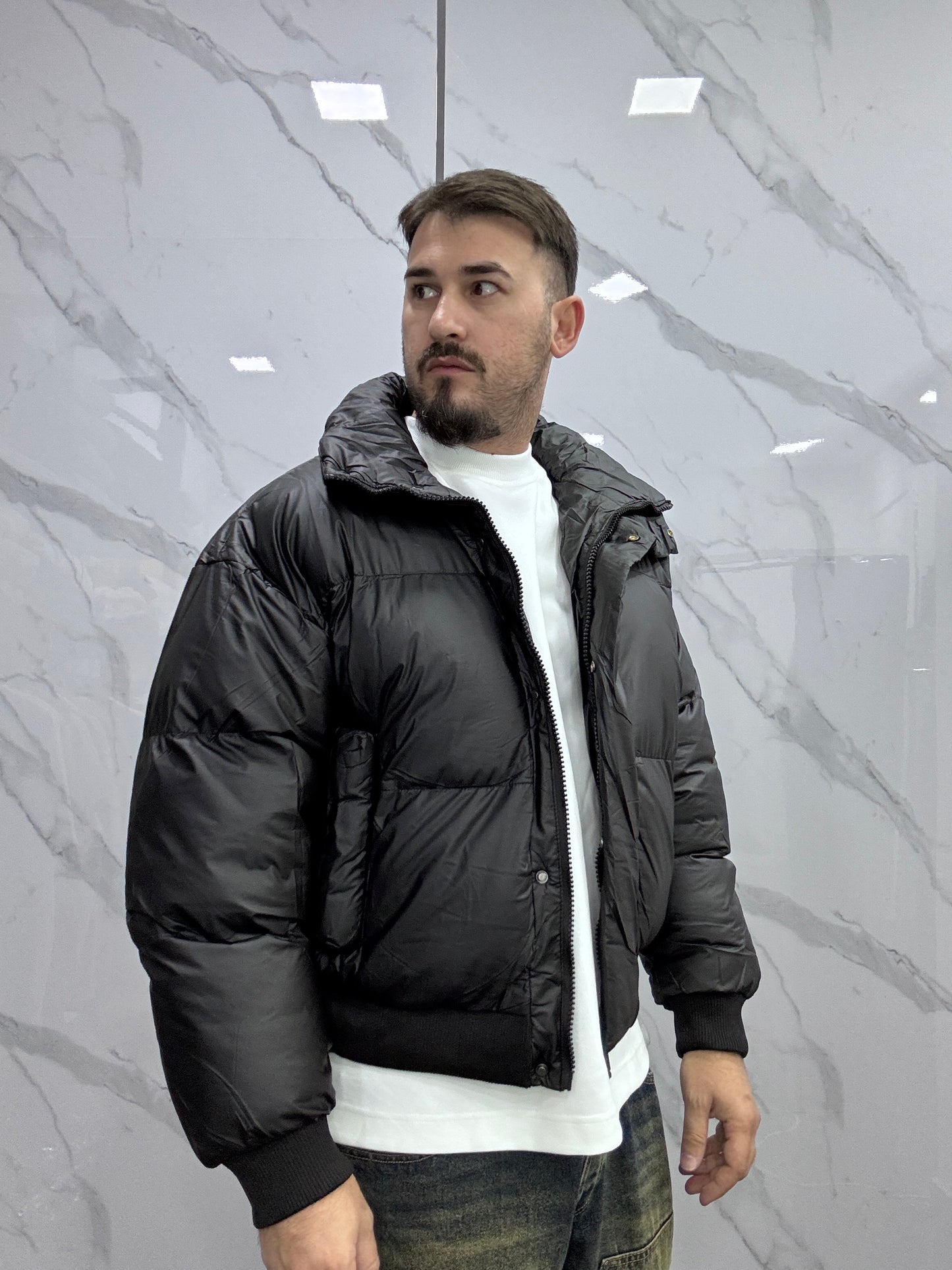 Puffer spalmato crop black