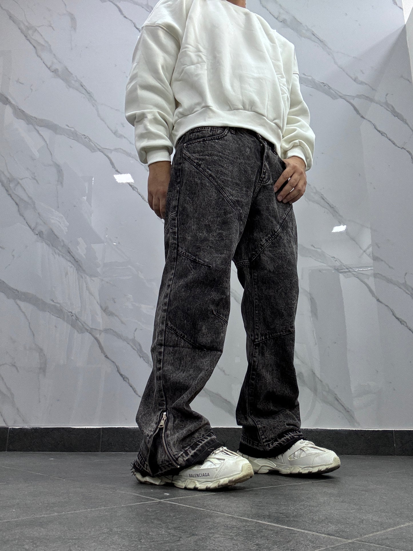 Flared zip