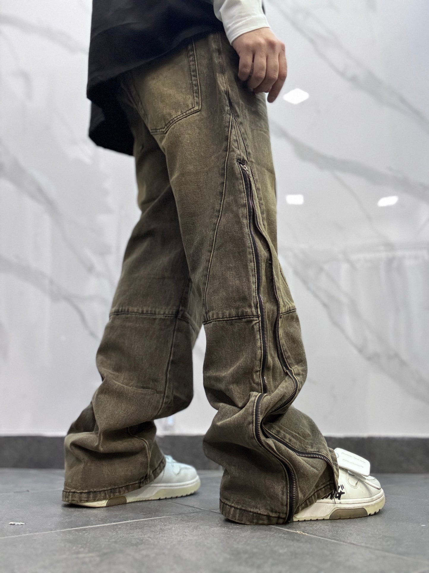 Flared total zip moro