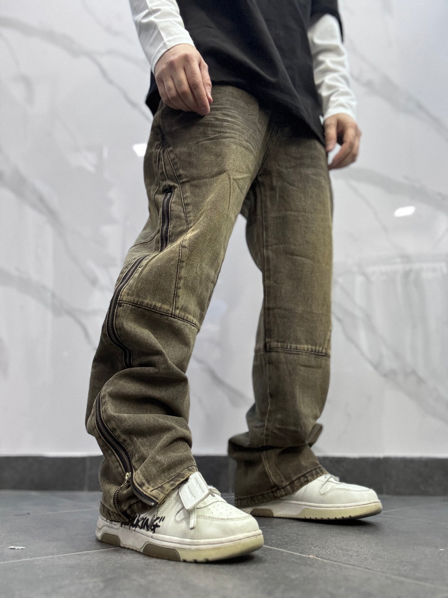 Flared total zip moro