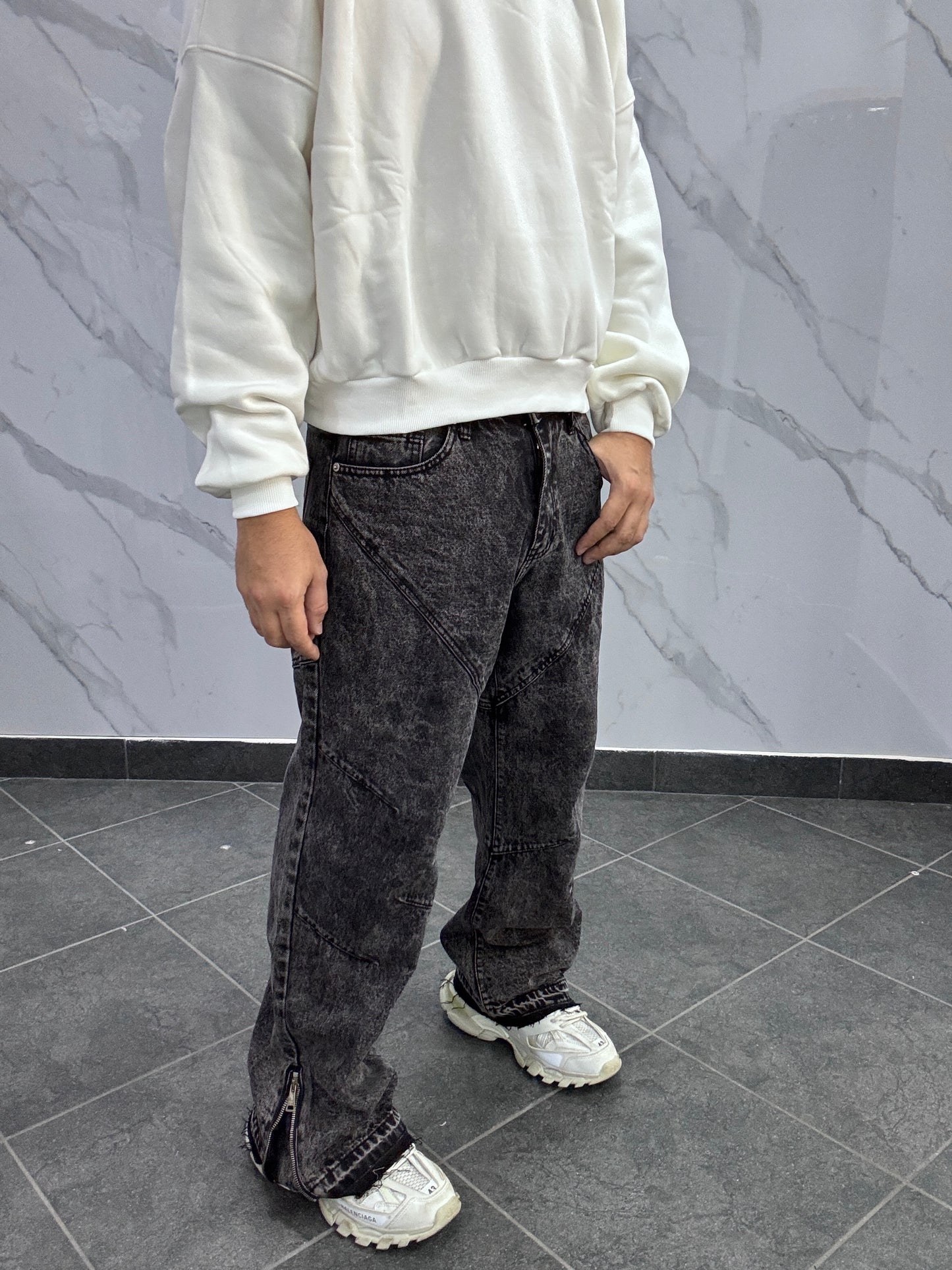 Flared zip