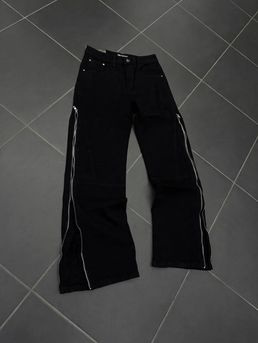 Flared total zip